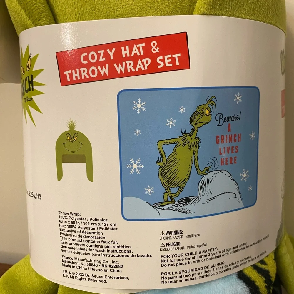 NWT- The Grinch Dr. Seuss Cozy Hat & Throw Wrap Set